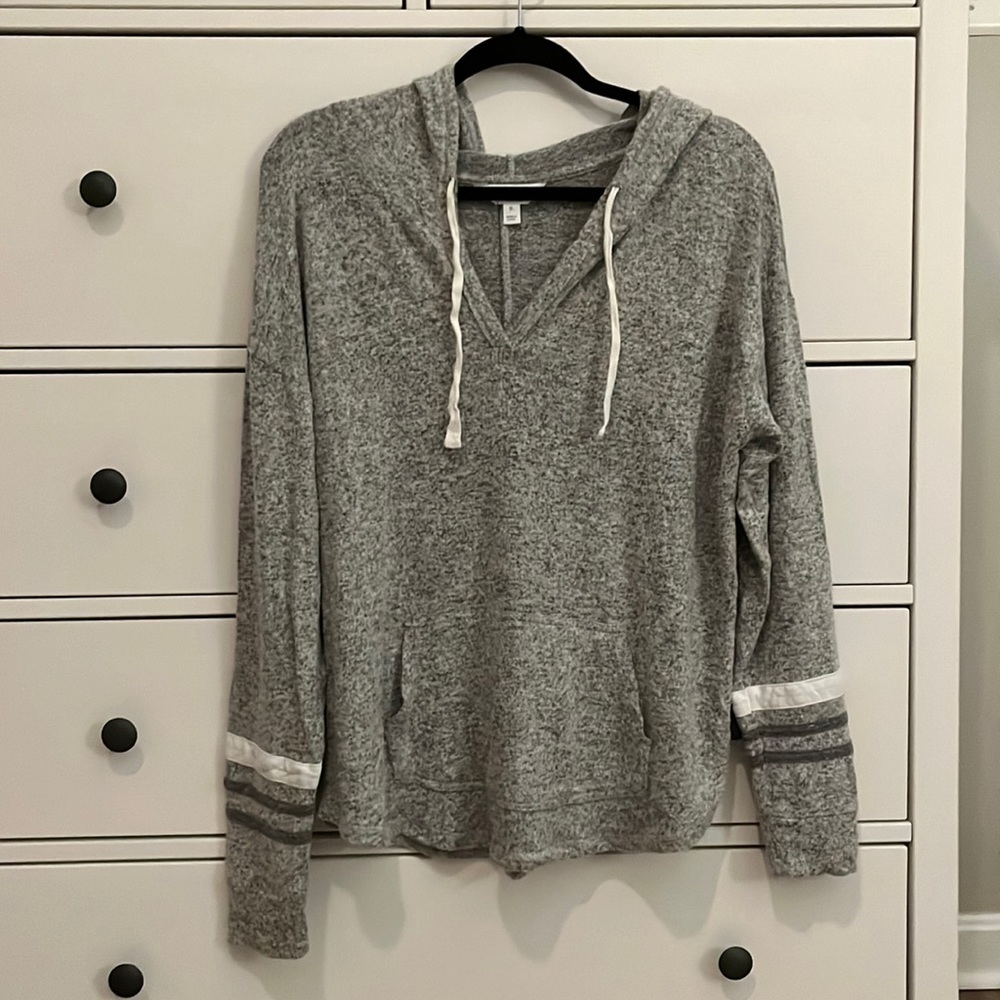 Market & Spruce lightweight gray hoodie. So soft!